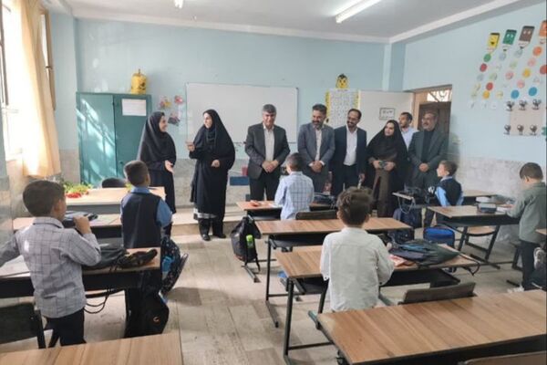 نوروز دانش با حضور دانش آموزان و مسئولان منطقه پردیس 