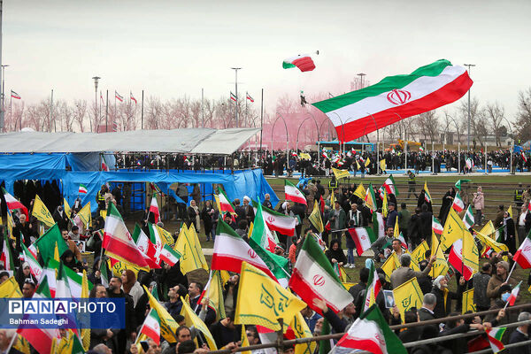 سخنرانی رئیس جمهور در جمع راهپیمایان ۲۲ بهمن