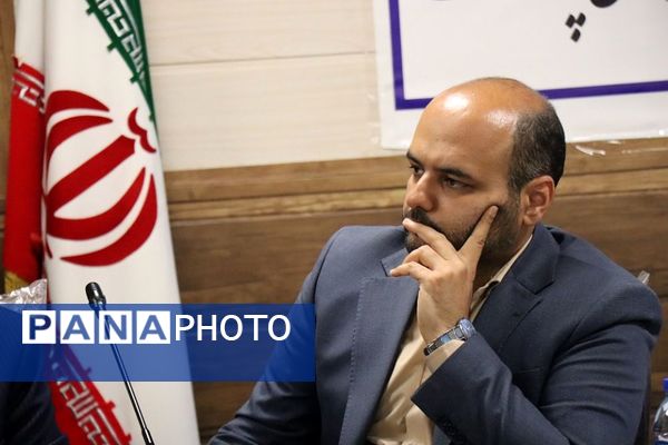 نشست خبری مدیر آموزش و پرورش پاکدشت به مناسبت گرامیداشت هفته معلم