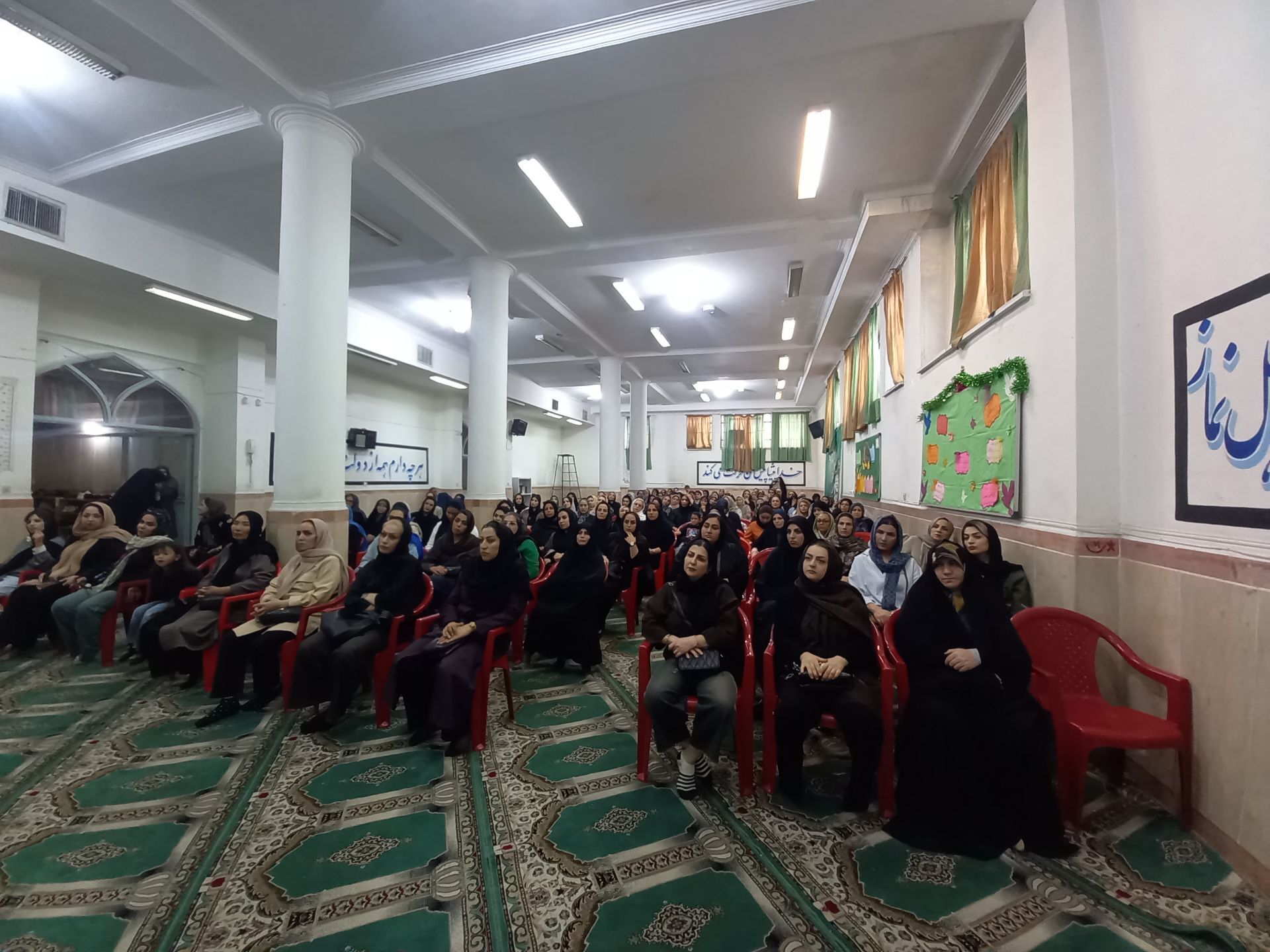  انتخابات انجمن اولیا مربیان دبیرستان مهدیه ناحیه یک شهرری 