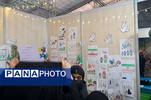 حضور دانش‌آموزان مدرسه طلیعه در نمایشگاه قرآن و عترت مجموعه ورزشی ایثار