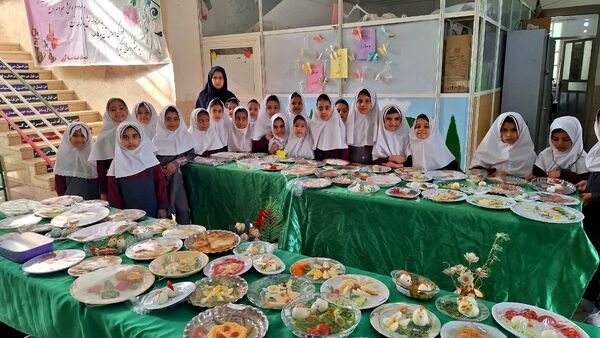 برگزاری روز جهانی تخم‌مرغ در دبستان دخترانه شهید جمیله کریمی شهرستان زارچ 