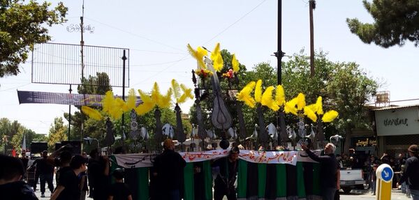 برپایی پرشور مراسم عزاداری سیدالشهدا در خیابان‌های نیشابور 