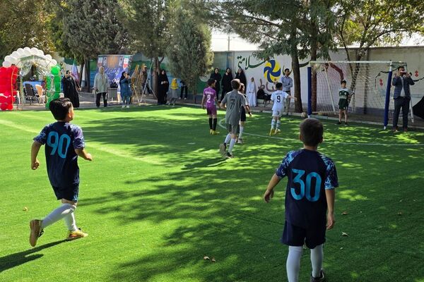 آیین افتتاحیه زمین چمن مصنوعی دبستان اسماعیل سامنی ناحیه ۲ بهارستان