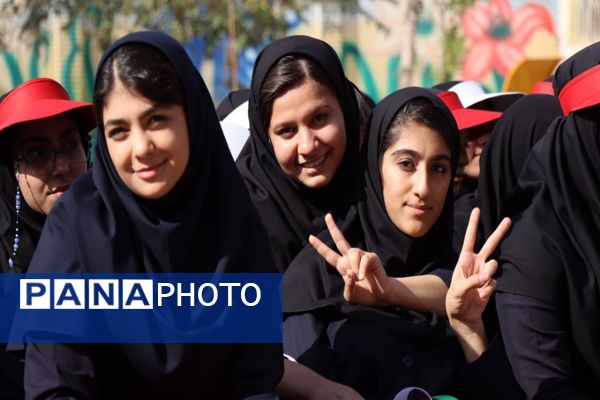 هفته تربیت‌بدنی با شور و انرژی در دبیرستان شاهد مرضیه 