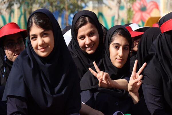 هفته تربیت‌بدنی با شور و انرژی در دبیرستان شاهد مرضیه 