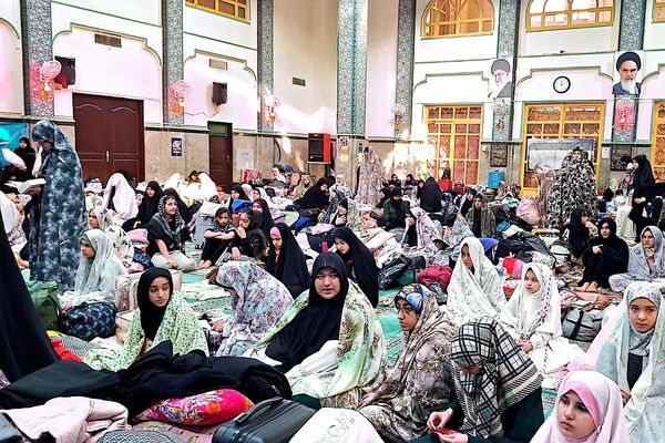 آشتی دانش‌آموزان ستایش وصابران یک  با خویشتن در خلوت اعتکاف