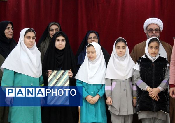 تقدیر از برگزیدگان مسابقات قرآن، عترت و نماز در گلوگاه 