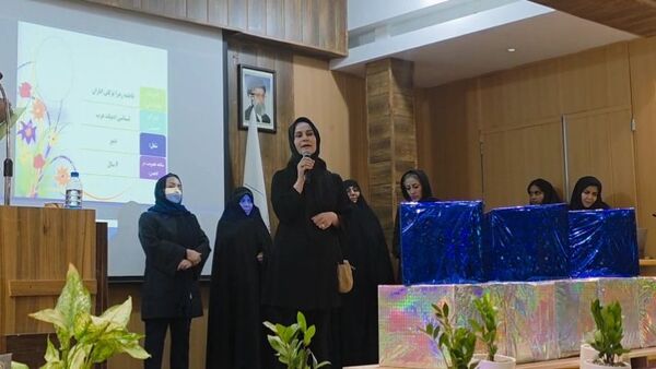 انتخابات انجمن اولیا و مربیان در دبیرستان نمونه فرهنگ مهشید مصلی نژاد
