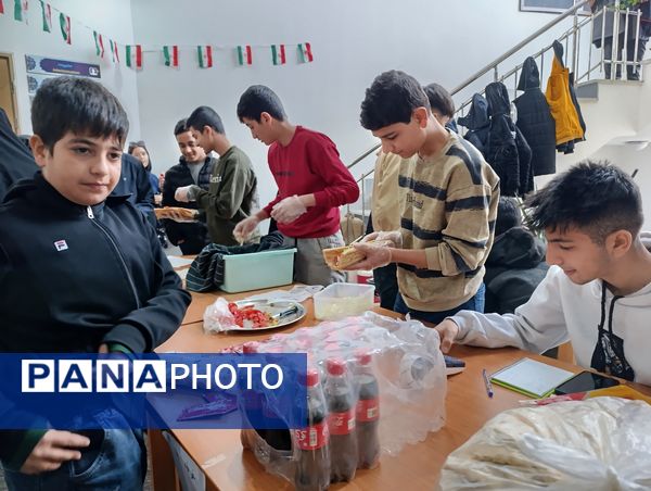 برپایی بازارچه کار و فناوری دبیرستان غیر دولتی شایستگان آشخانه 