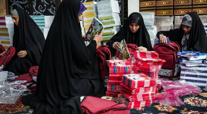 توزیع ۲۵۰ هزار بسته نوشت‌افزار و ۱۰ هزار بسته معلمانه در مناطق محروم کشور