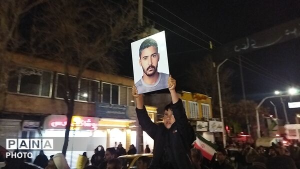 حماسه همچنان ادامه دارد 