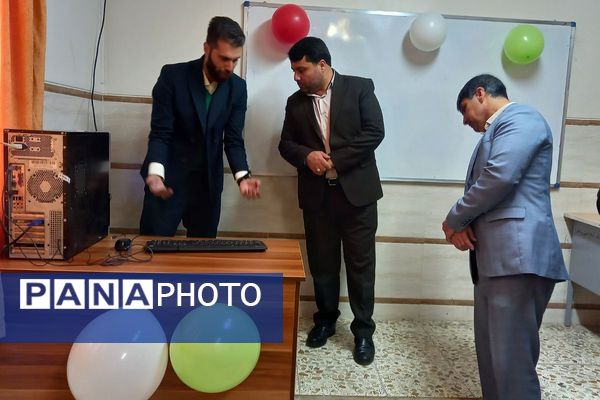 بیعت نوجوانان مدرسهٔ امام خمینی (ره) قرچک با آرمان‌های امام راحل در چهل و هفتمین جشن پیروزی انقلاب 