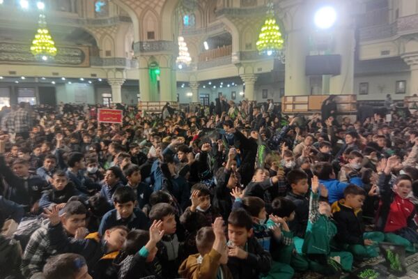 حضور دانش‌آموزان ناحیه دو شهرری در مراسم نوگلان فاطمی