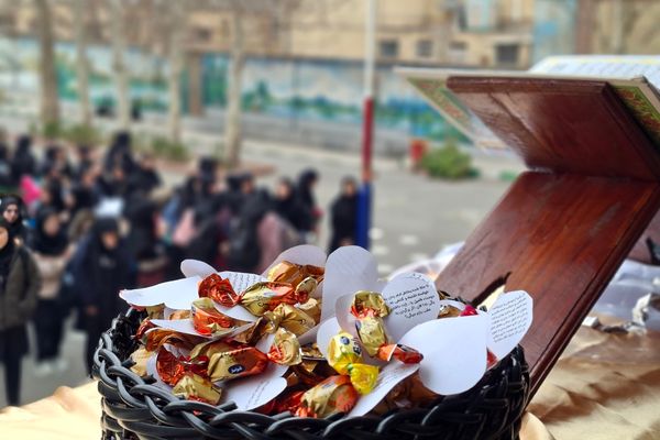 شوق انتظار دیدار منجی عالم بشریت در قلب‌های دانش‌آموزان زینبیه۲