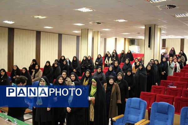 اولین جلسه کارگاه توانمندسازی مربیان پیشتاز کاردان سازمان دانش‌آموزی ناحیه ۴ کرج