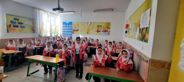 اولین توزیع شیر رایگان در مدارس ابتدایی شهرستان فاروج 