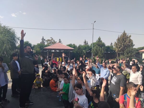 طرح پویا، شهر پویا با برگزاری  همایش پیاده روی خانوادگی در بوستان ورزش ملارد 