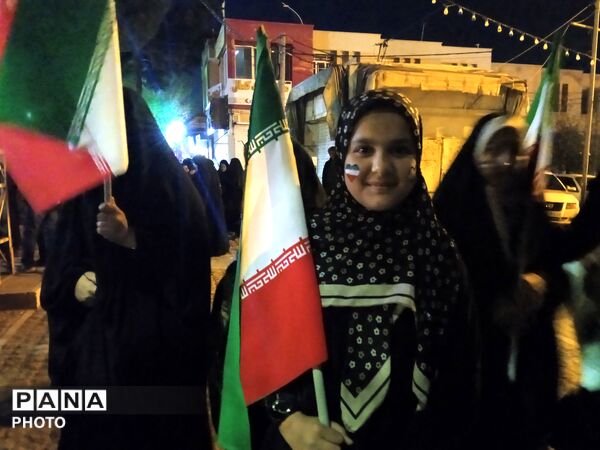 دهه نودی ها صحنه اجتماعات را زیباتر کردند