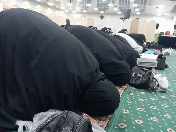 نماز جماعت همزمان با شب لیلة الرغائب در شهرستان کاشمر 