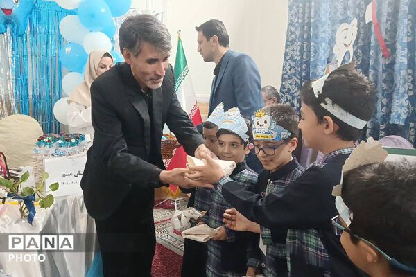 جشن رویش دندان کرسی در مدرسه پسرانه میثم