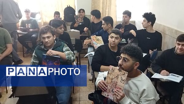 گرامیداشت روز دانش آموز در دبیرستان شاهد ابوذر غفاری 