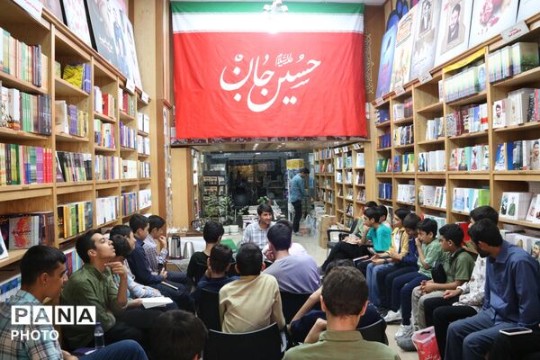 اردوی کتاب‌خوانی دانش‌آموزان یزدی در قم؛ تجربه‌ای برای آشنایی با راه کتاب