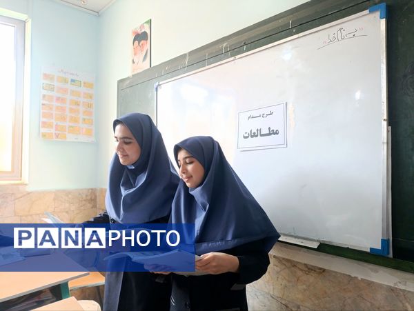 همدلی و همکاری دانش‌آموزان در اجرای طرح مدام دبیرستان دکتر جواد حداد ۲ 