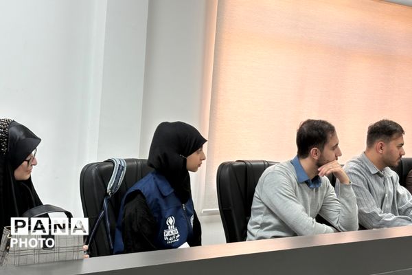 نشست خبری مدیر آموزش‌وپرورش شهرستان اسلامشهر با اصحاب رسانه نوجوان