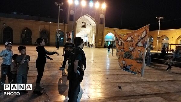 غرفه دهه نودی ها در هشتاد و هشتمین شب از اجتماعات مردمی 
