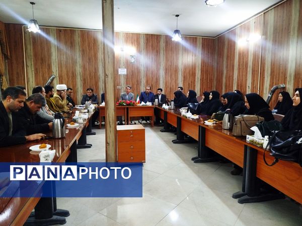 جلسه برنامه‌ریزی برگزاری راهپیمایی یوم‌الله ۲۲ بهمن با حضور مدیران مدارس شهرستان فاروج