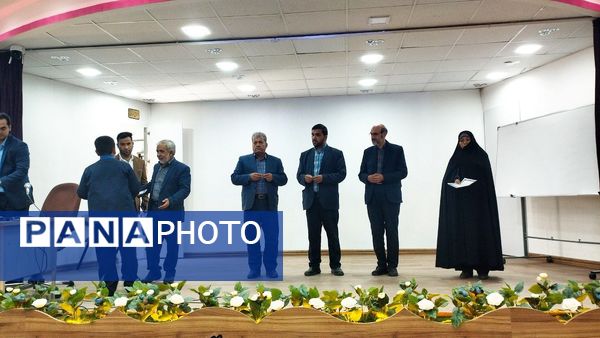 نشست تجلیل از خبرنگاران فعال پانا شهرستان خلیل‌آباد 