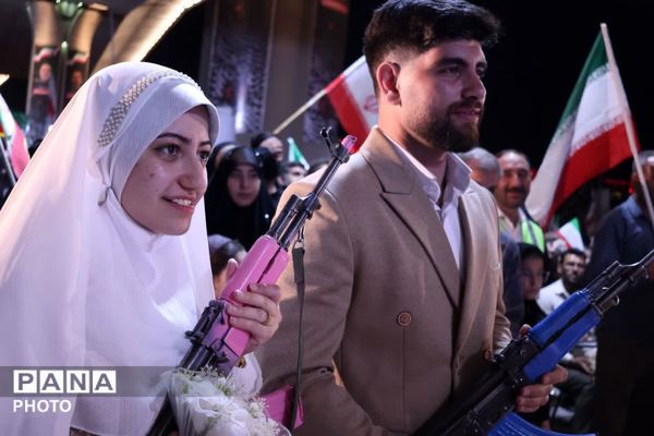 جشن ازدواج ۱۴ زوج جوان در میدان معلم شیراز - 2