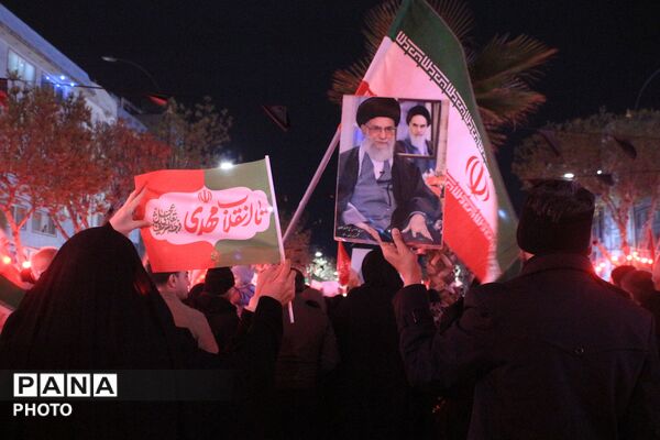 اجتماع مردم شور عاشورایی بهارستان در پی شهادت رهبر انقلاب