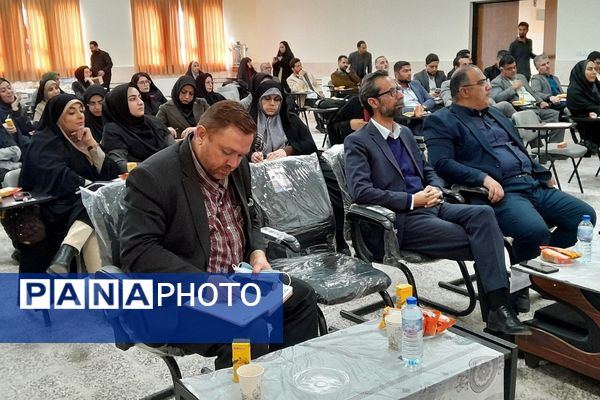 همایش فصلی مدیران مدارس فشافویه با تأکید بر قانون مداری، ارتقای کیفیت آموزشی و سلامت دانش آموزان 