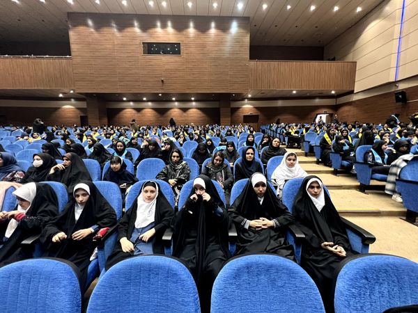 جشن بزرگ انقلاب در هشتگرد 