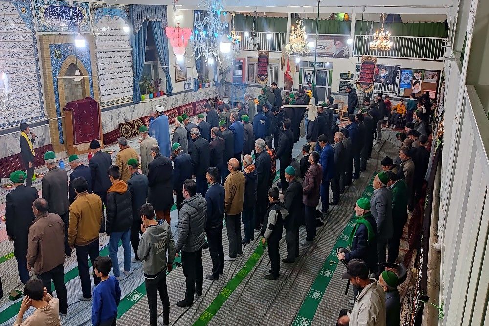 ضیافت افطاری همراه با نماز جماعت مغرب و عشاء در مسجد جامع شهر بار 