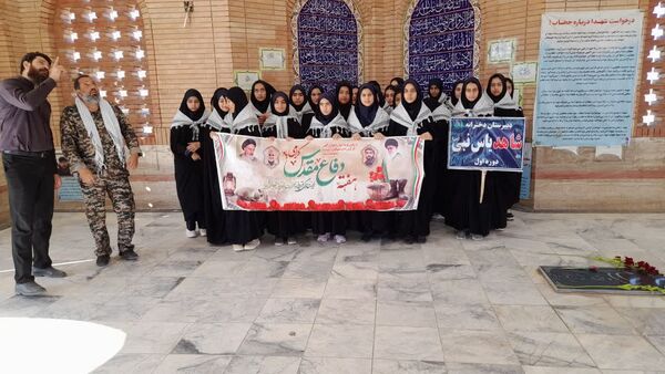 غبارروبی مزار شهدا در گناباد