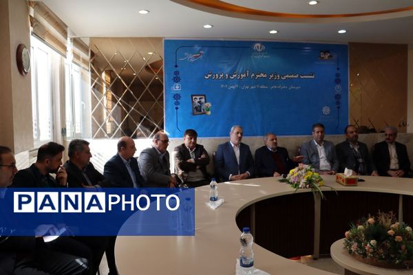 در دل این زمستان سخت و از پس سال‌ها، همچنان عطر آزادی به مشام می‌رسد