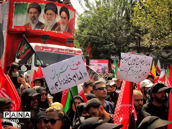 مراسم بدرقه و تشییع آقای شهید ایران در تهران 