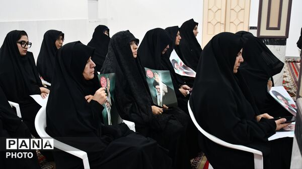  بیعت فرهنگیان آموزش و پرورش مه ولات با رهبر جمهوری اسلامی ایران