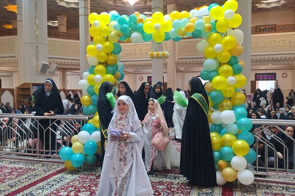 برگزاری جشن ۱۰۰۰ دانش‌آموز دختر روزه اولی در شیراز