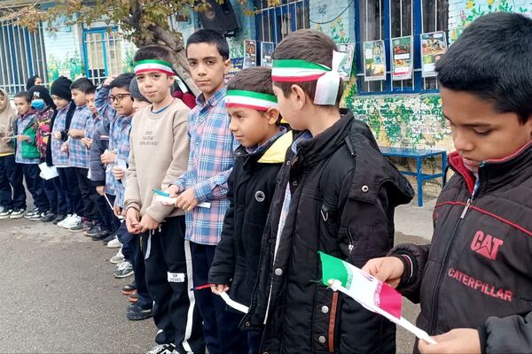 نمایشگاه ایرانمون در دبستان علی ابن ابی طالب 