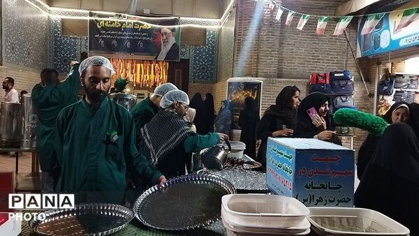 چایخانه فاطمه الزهرا در نود و دومین شب از اجتماعات مردمی 