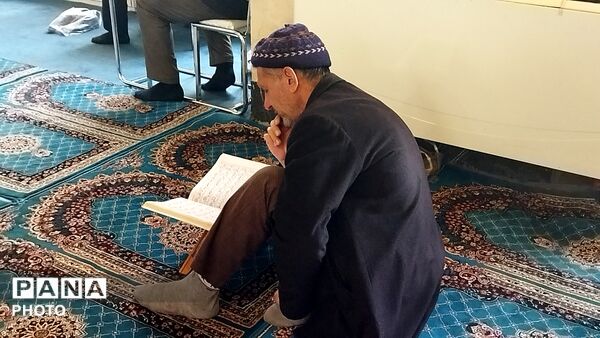 محفل انس باقرآن به یاد شهید آیت الله خامنه ای در نیشابور 