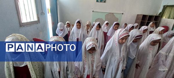 حضور پرشور دانش‌آموزان پایه چهارم دبستان شهید تنیده در نماز جماعت