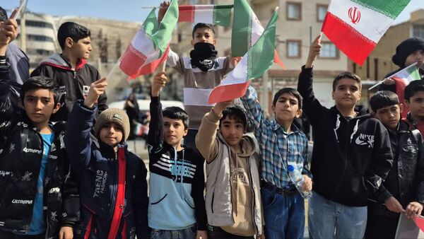 حضور پرشور مردم سپیدان در راهپیمایی ۲۲ بهمن