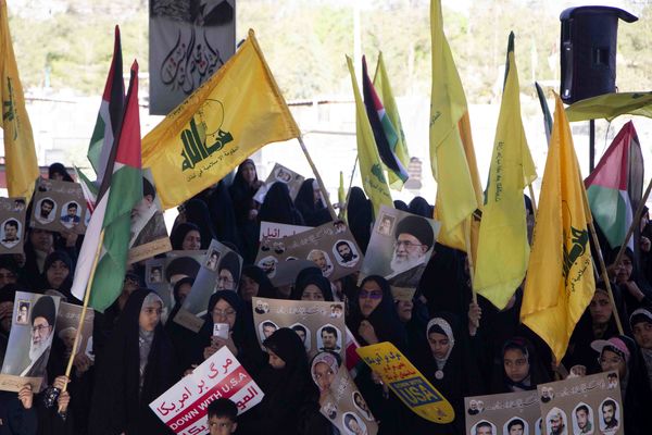 تجمع مردم یزد در پی عملیات «وعده صادق»