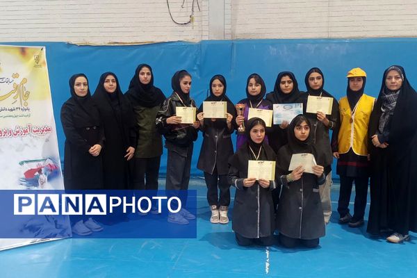 مسابقات ورزشی بین مدرسه‌ای داژبال در شهرستان قرچک