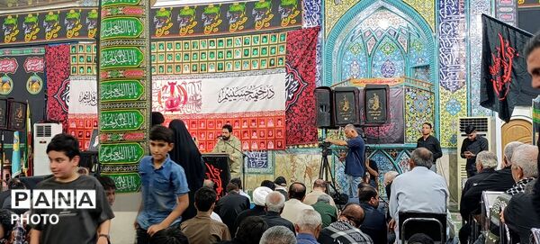 آیین گرامیداشت چهارمین ماهگرد شهادت «رهبر شهید» و شهدای دانش‌آموز دبستان شجره طیبه میناب